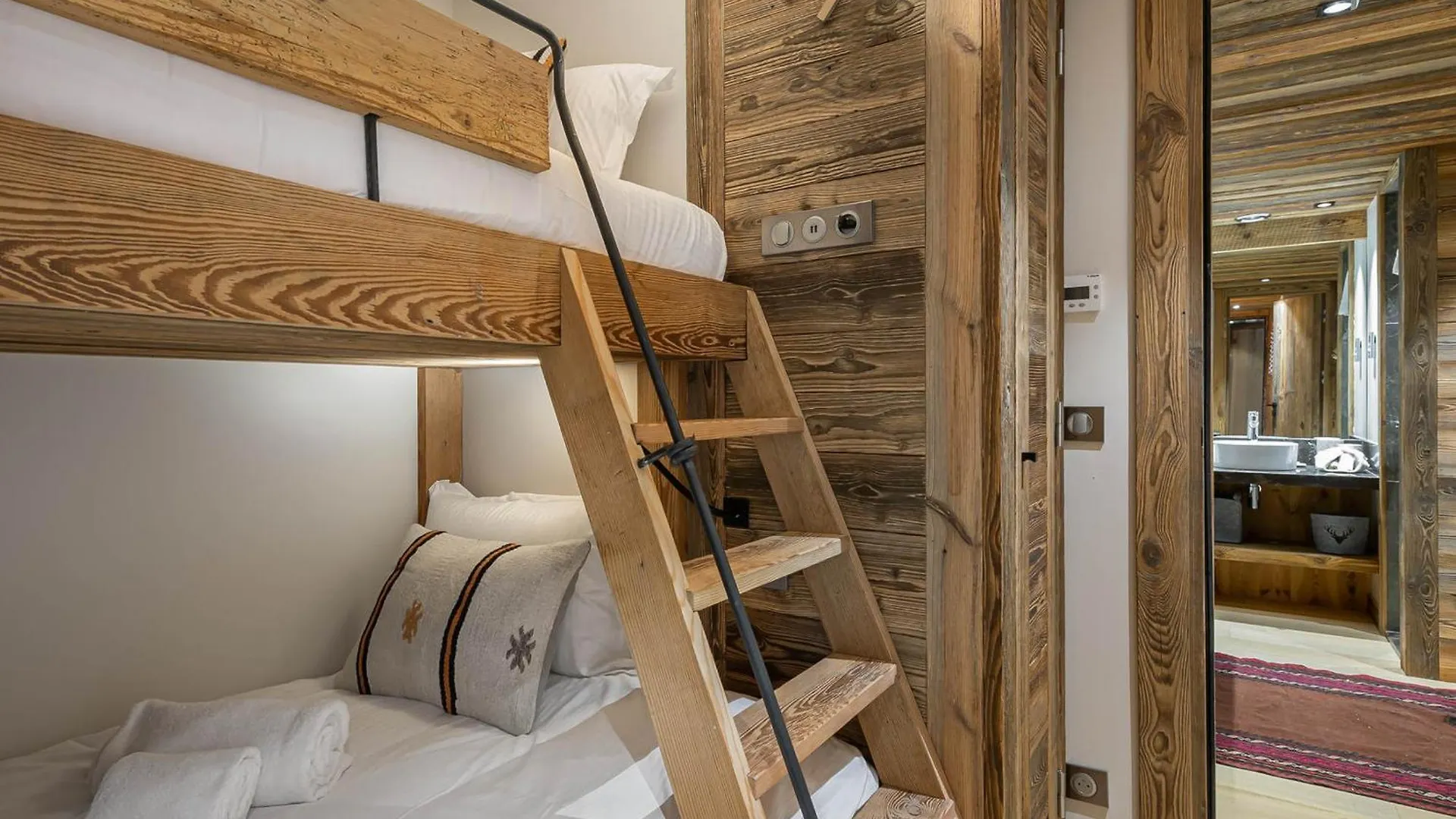Appartement Montagnard A Val-D'Isere Pour 6 Avec Cheminee - Fr-1-844-6 Apartamento
